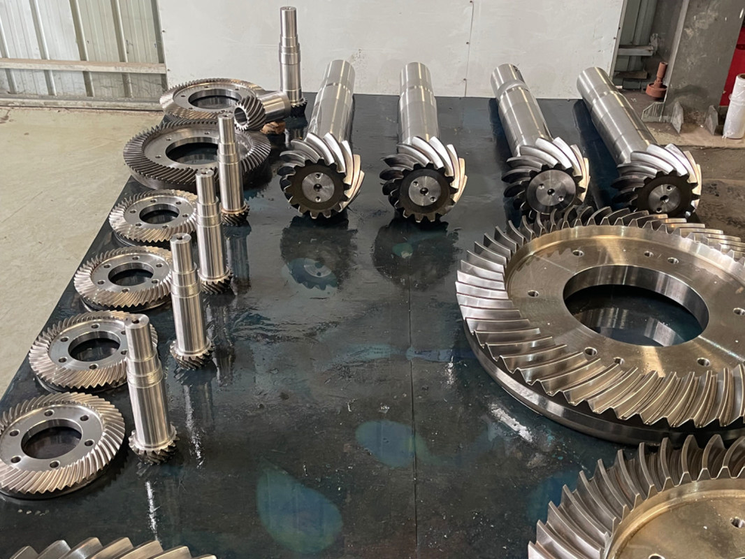 Long sử dụng cuộc sống chống dầu xoắn ốc Bevel Gear kích thước lớn bề mặt đánh bóng