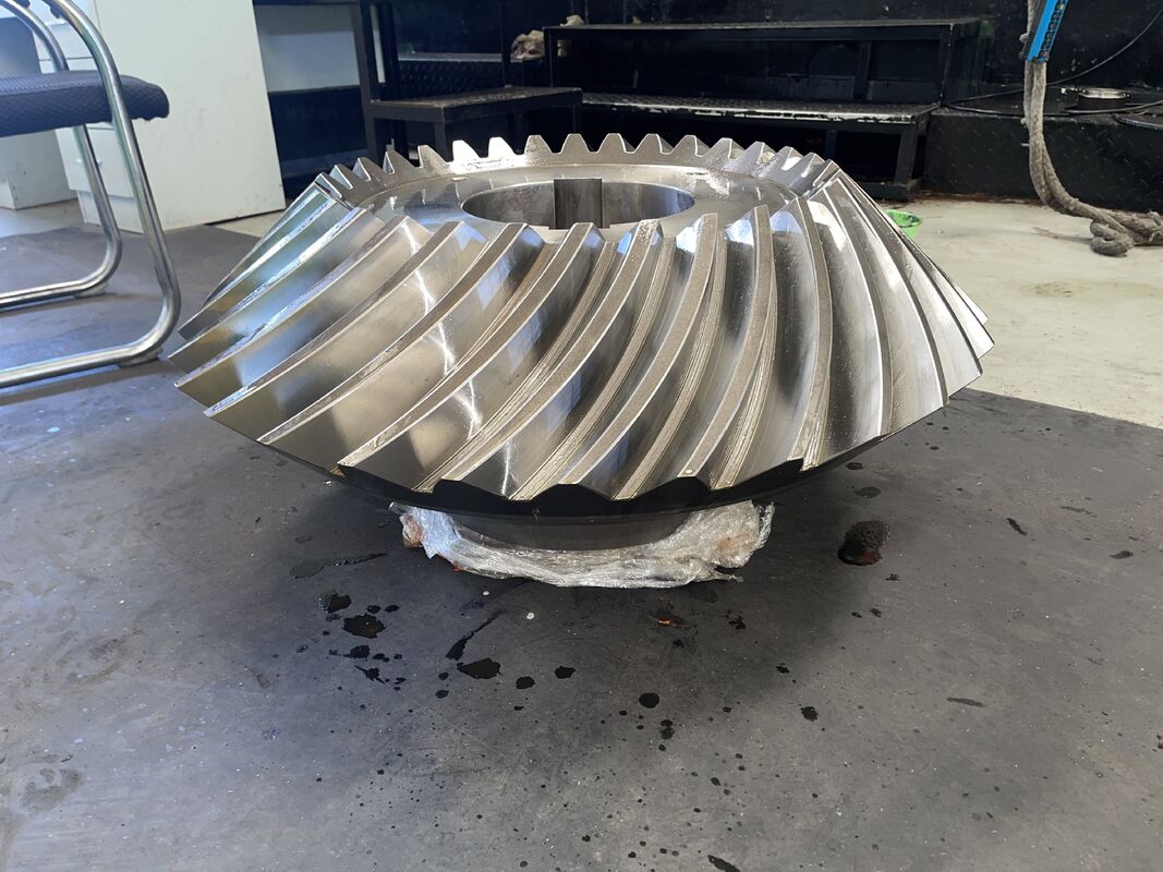 High Precision Large Diameter Spiral Bevel Gear for Crusher Machine Reducer với khả năng chống ăn mòn